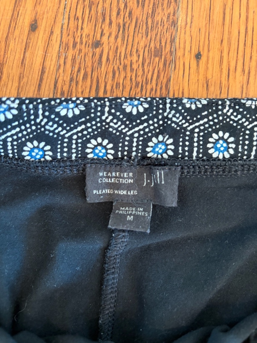 J. Jill Pleated Wide Leg Patterned Pants - Medium - Picture 2 of 7